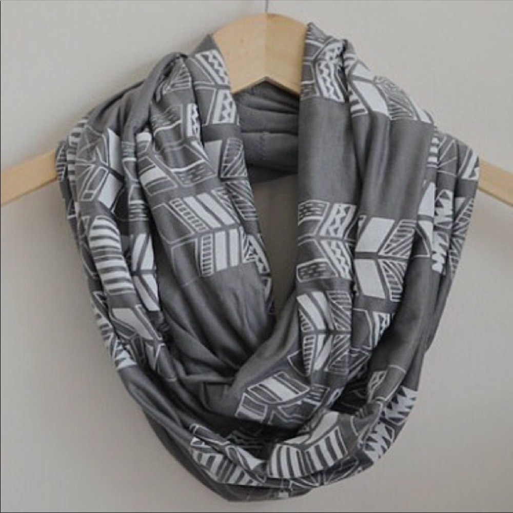 Grey + White Tribal Print Scarf NWOT